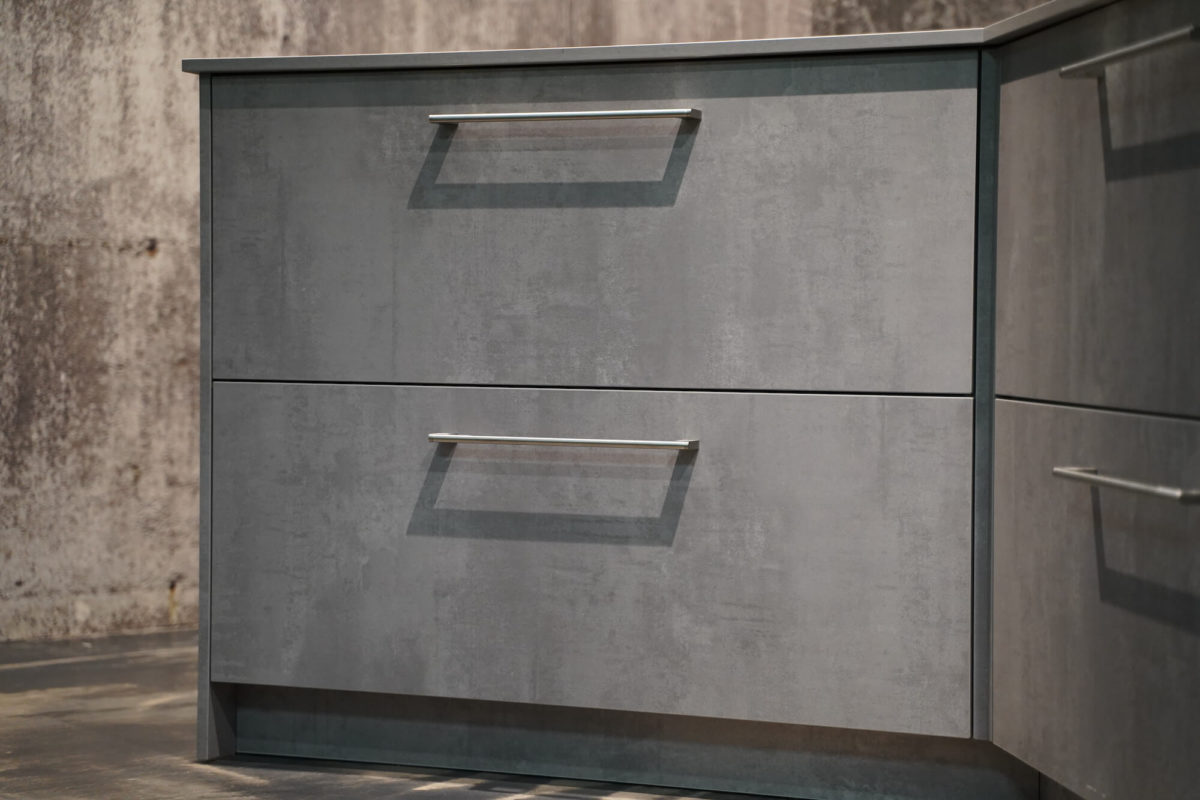 Ballerina Inselküche Y-Form Beton Küchenfronten Edelstahl Griffe