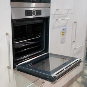 Bosch Hausgeräte hochwertiger moderner Backofen und Mikrowelle