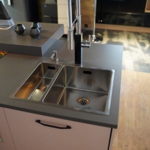 Burger Cindy Kücheninsel Edelstahl Küchenspüle und Küchenarmatur