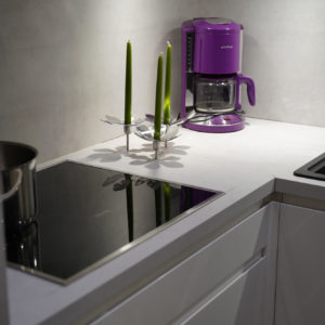 Burger Designküche L-Form hochglanz lack mit Elektrogeräten