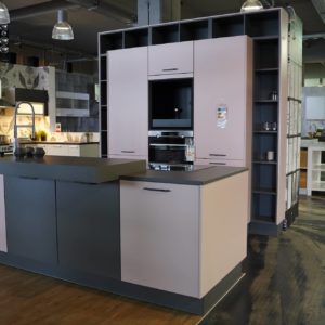 Burger Inselküche Cindy Moderne Küchen mit Backofen auf Brusthöhe