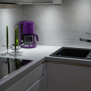 Burger L-Küche weiß hochglanz Lack grifflos Designküche