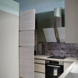 Design U-Küche Nobilia Riva grifflos mit Elektrogeräten