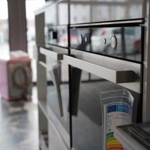 Kleine Inselküche Elektrogeräte Bauknecht Backofen Dampfgarer