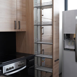 Nobilia Focus moderne L-Küche schwarz helles Echtholz Furnier