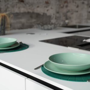 Nobilia L-Form Küche hochglanz Lack Kunststein Arbeitsplatte mit Induktionskochfeld