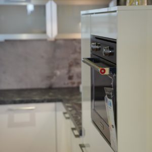 Nobilia U-Küche hochglanz Lack Edelstahl Griff Kitchen Aid Backofen