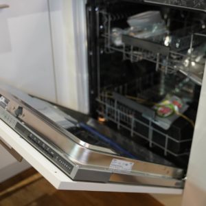 Nobilia U-Küche mit Einbau Elektrogeräten Backofen und Spülmaschine