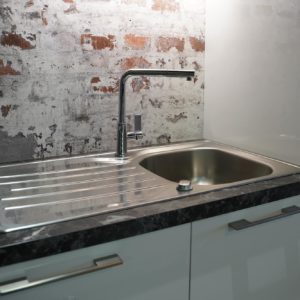 Nobilia U-Küche modern mit Franke Edelstahl Küchenspüle und Edelstahl Armatur